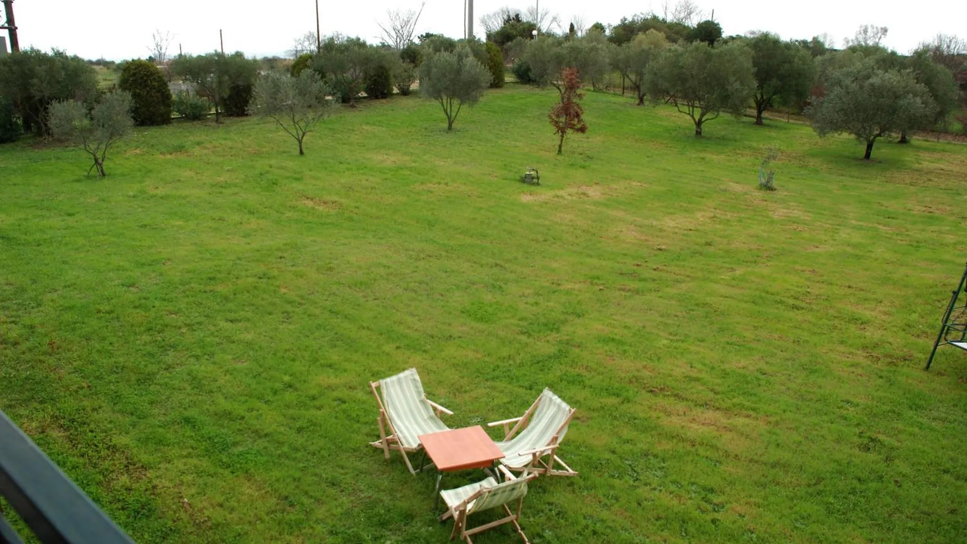 לריסוס Villa Natura 0*,