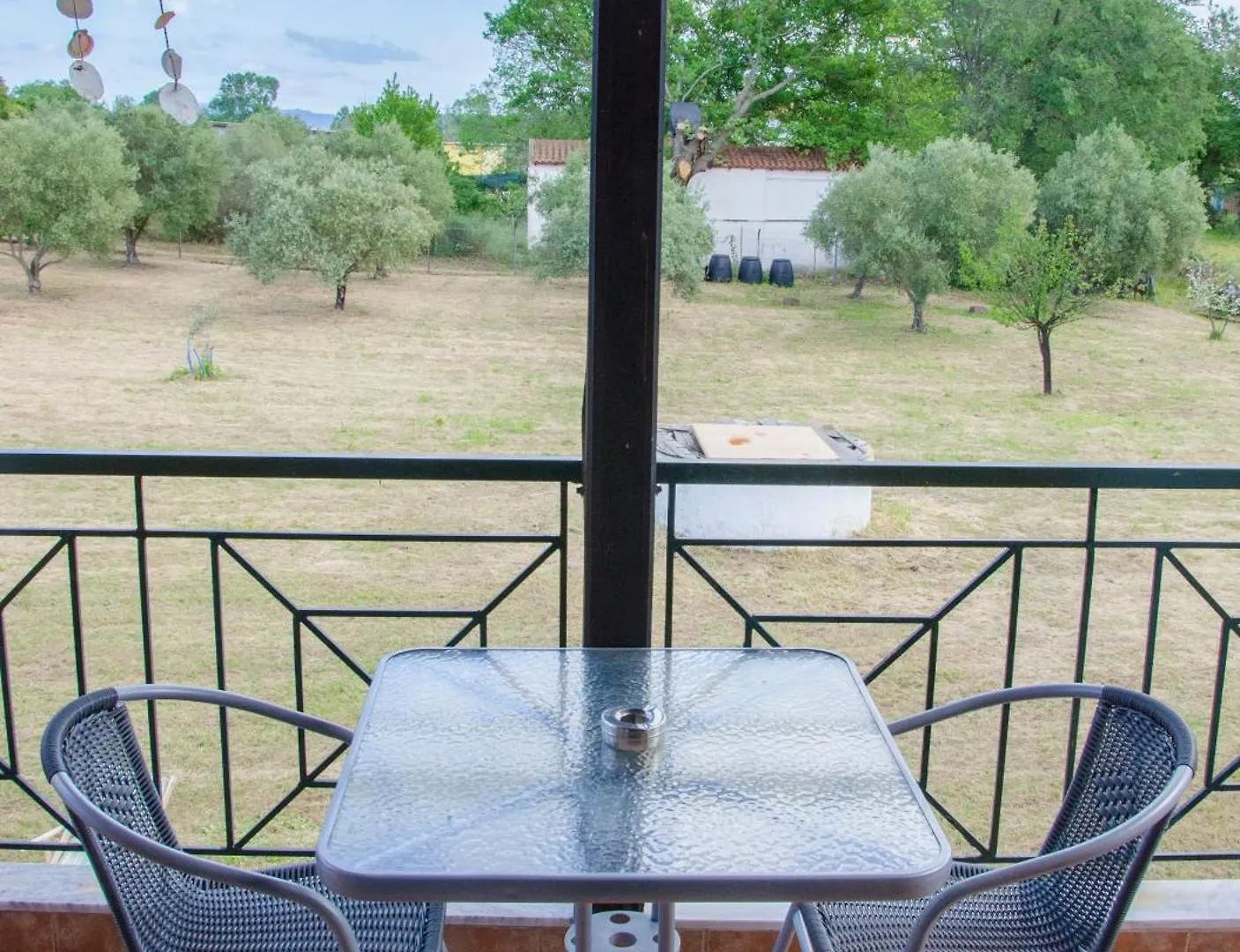 לריסוס Villa Natura 0*,  יוון